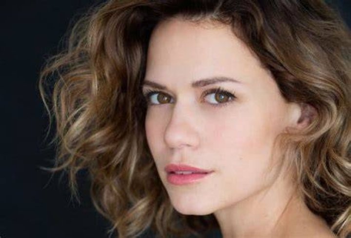 Bethany Joy Lenz – Biography, Facts & Life Story