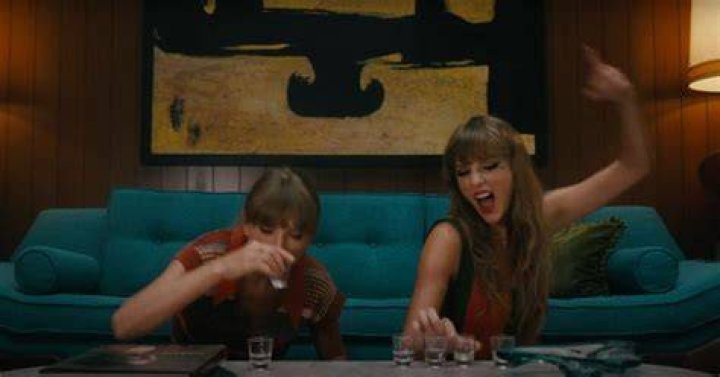Fans Have Spotted So Many Easter Eggs on Taylor Swift's "Midnights" Album