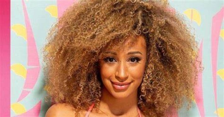 Grab Your Passport! 'Love Island' Contestant Caro Is Looking for Her Perfect Travel Partner