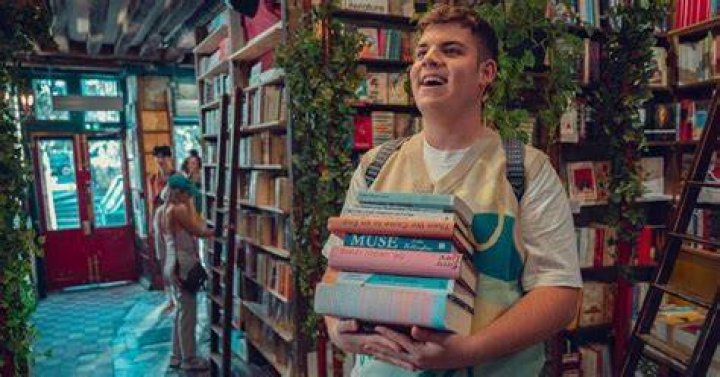 Isaac's Journey With His Sexuality Is Especially Meaningful to 'Heartstopper' Author Alice Oseman