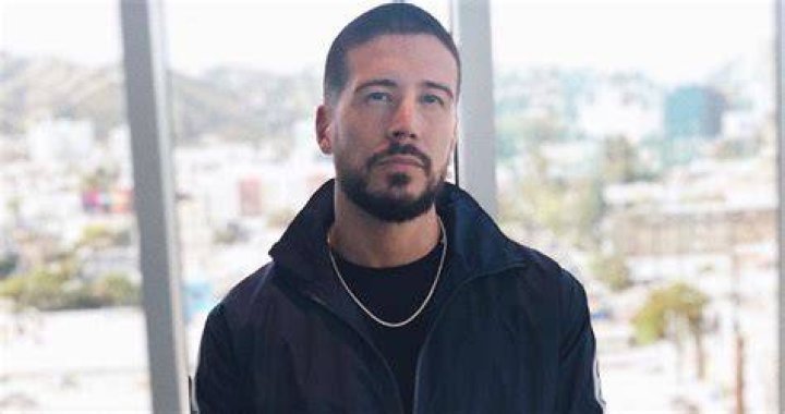 'Jersey Shore' Star Vinny Guadagnino's "Tense" Blinking Explained