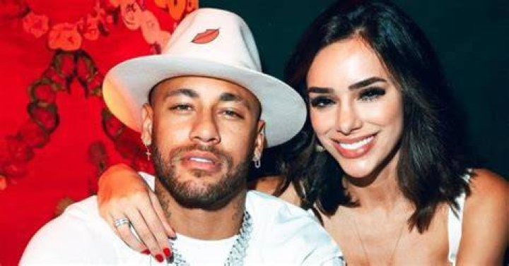 Neymar&rsquo;s girlfriend