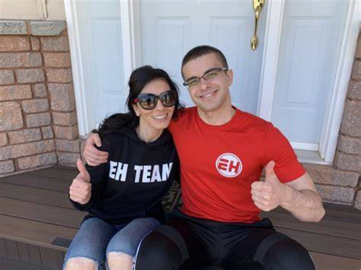 Is Nick Eh 30 Gay or Does Have a Girlfriend? Rumours Explained Nick Eh 30 mom